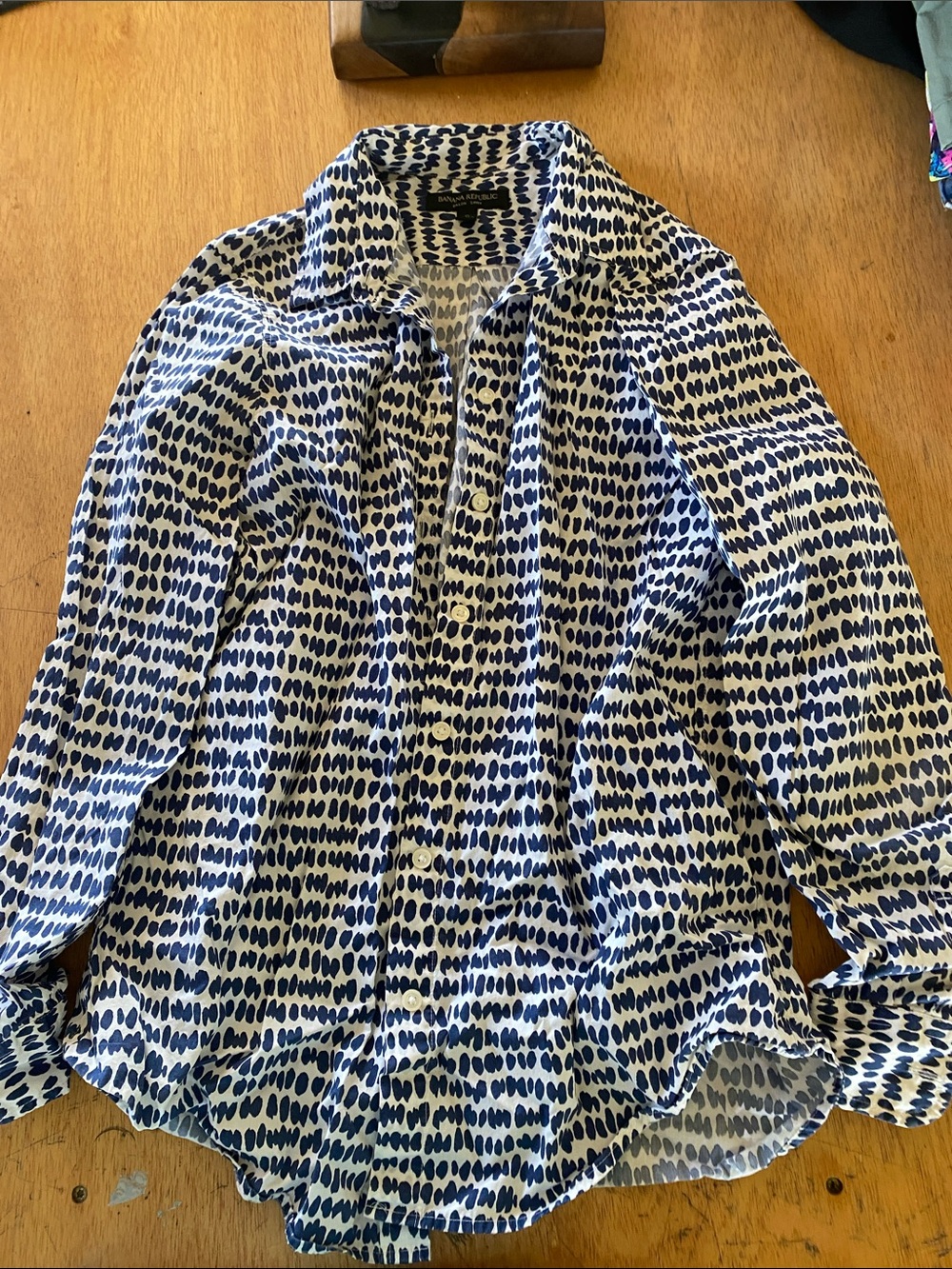 Banana Republic Blue and White Patterned Button-Up Blouse